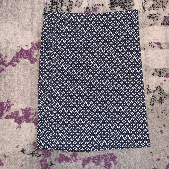 LOFT Dresses & Skirts - Loft pencil skirt!
